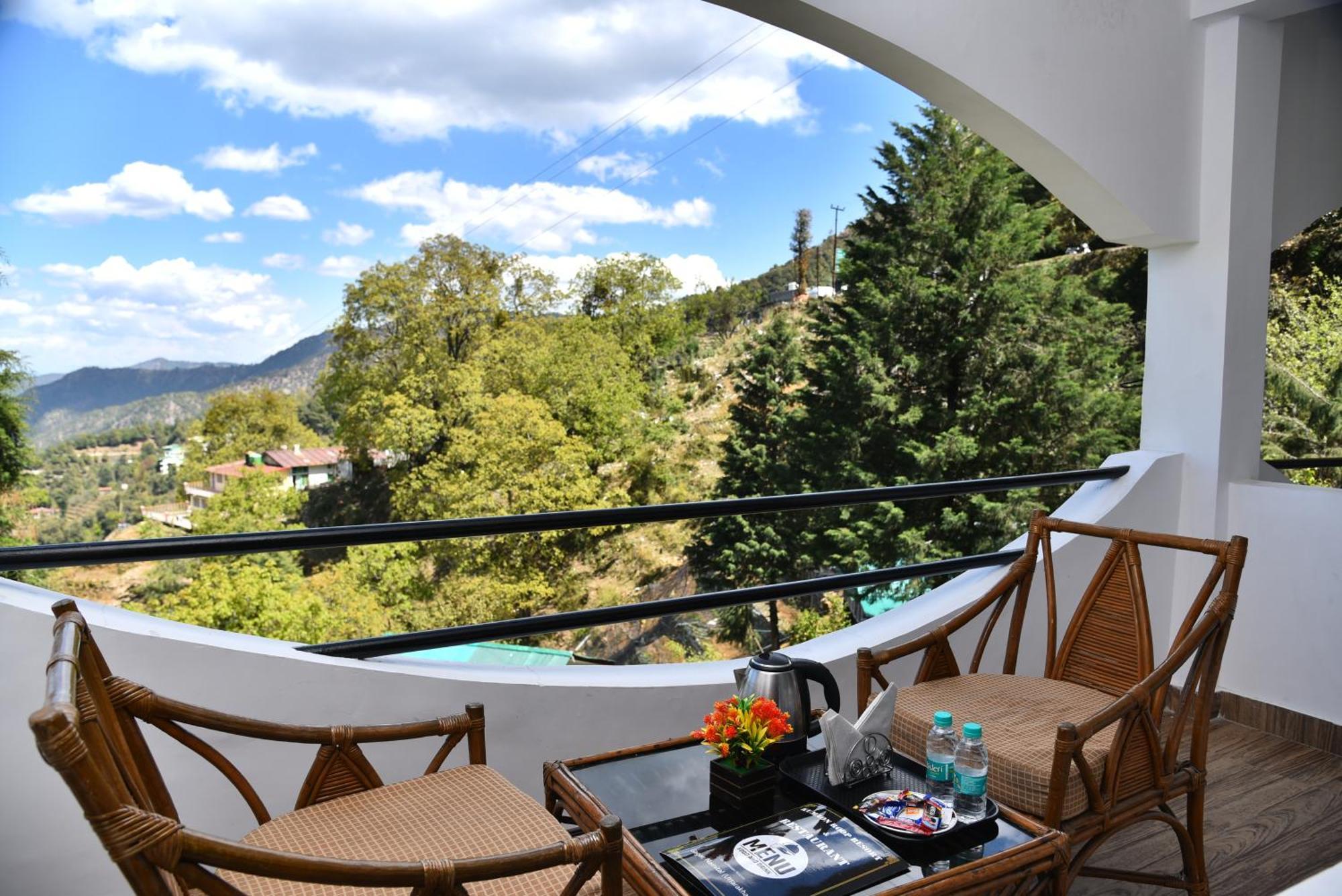 Kumaon Roop Resort Near Kainchi Dham 나이니탈 외부 사진