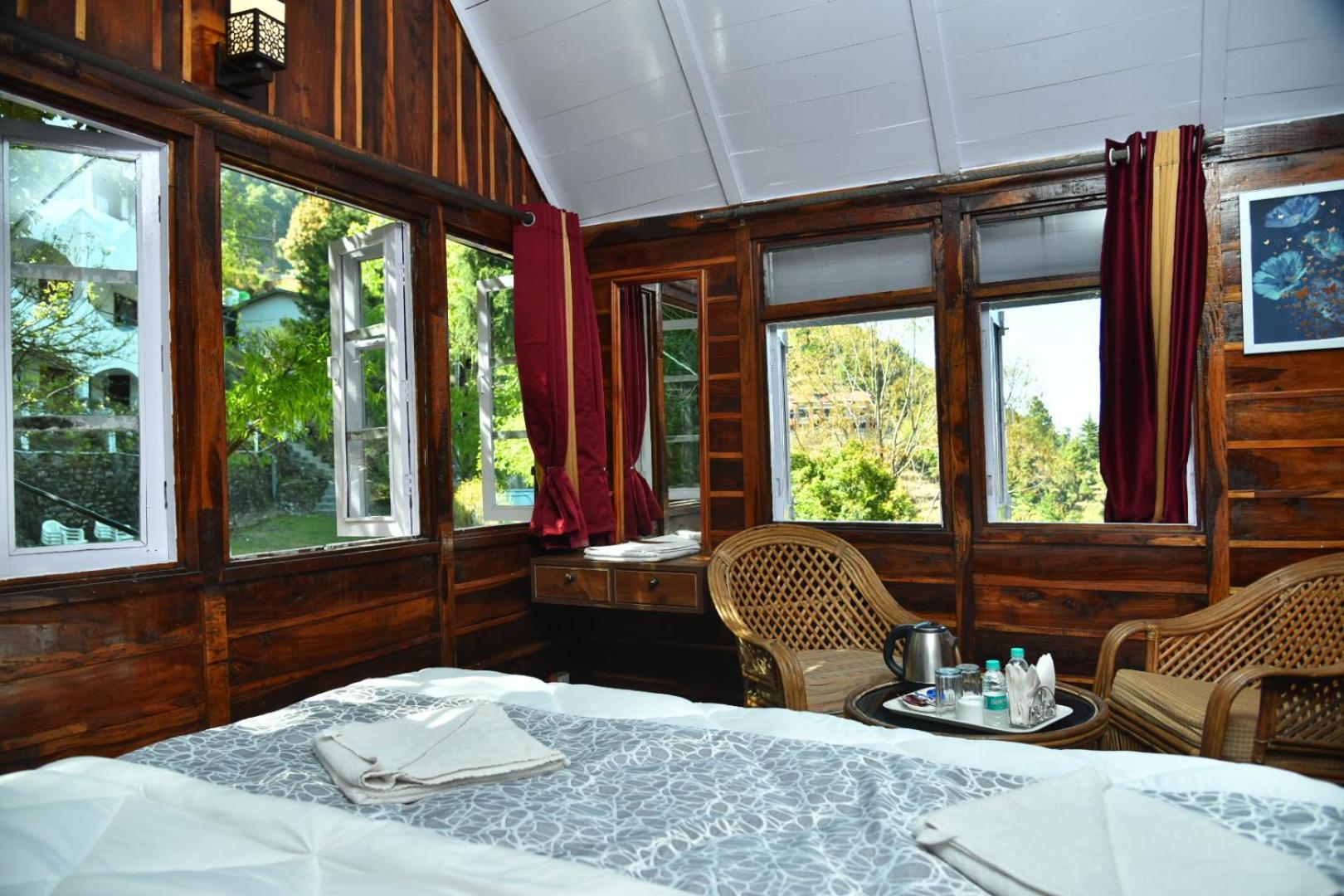 Kumaon Roop Resort Near Kainchi Dham 나이니탈 외부 사진