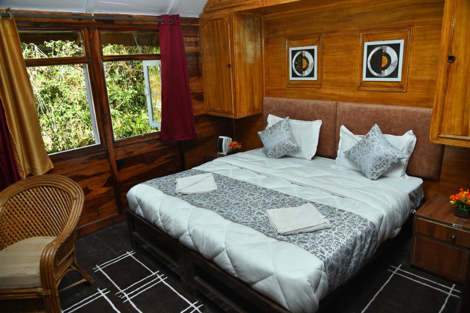 Kumaon Roop Resort Near Kainchi Dham 나이니탈 외부 사진