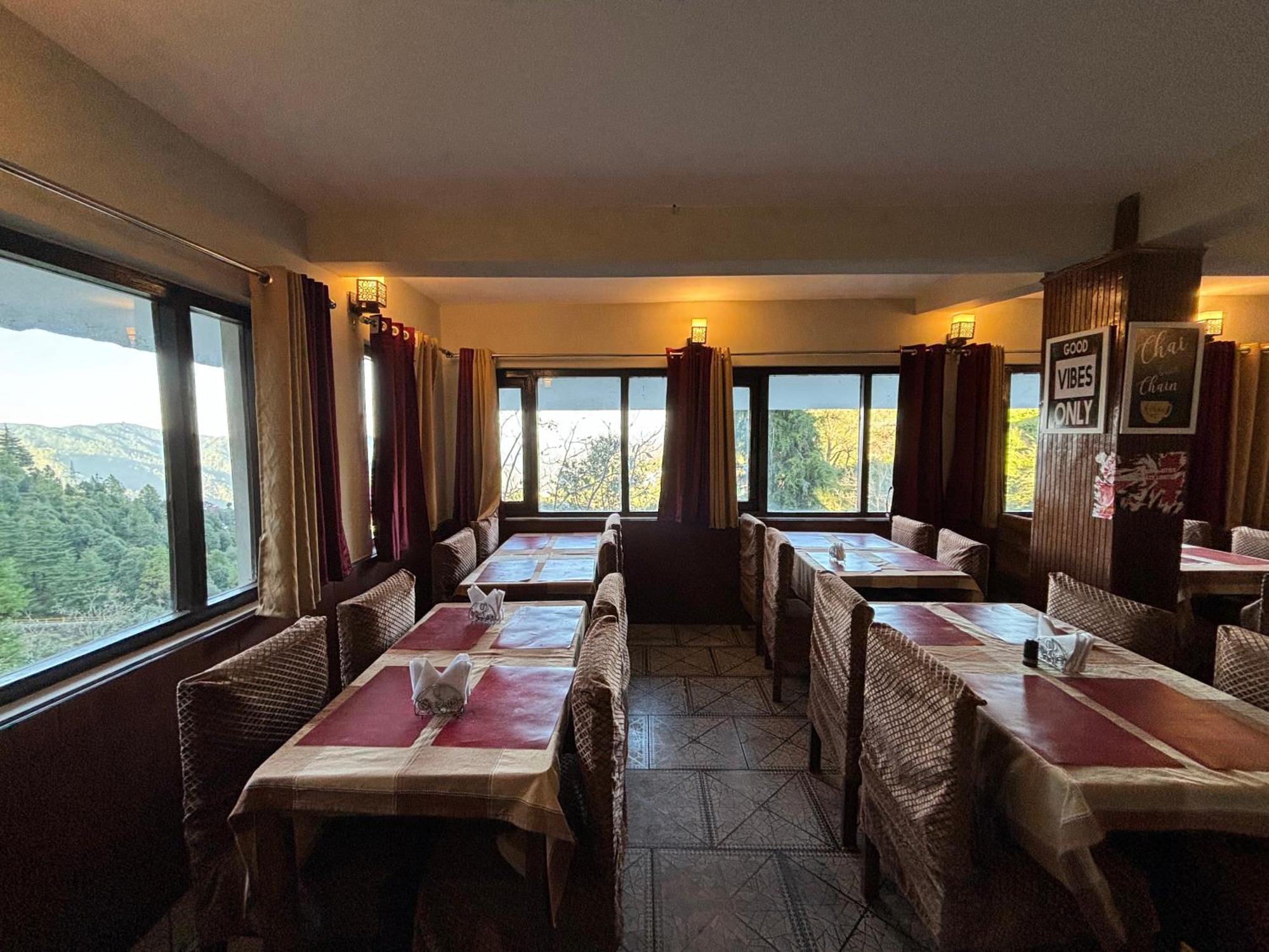 Kumaon Roop Resort Near Kainchi Dham 나이니탈 외부 사진