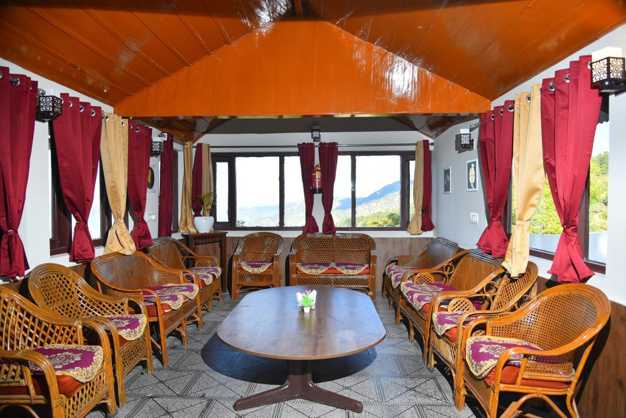 Kumaon Roop Resort Near Kainchi Dham 나이니탈 외부 사진