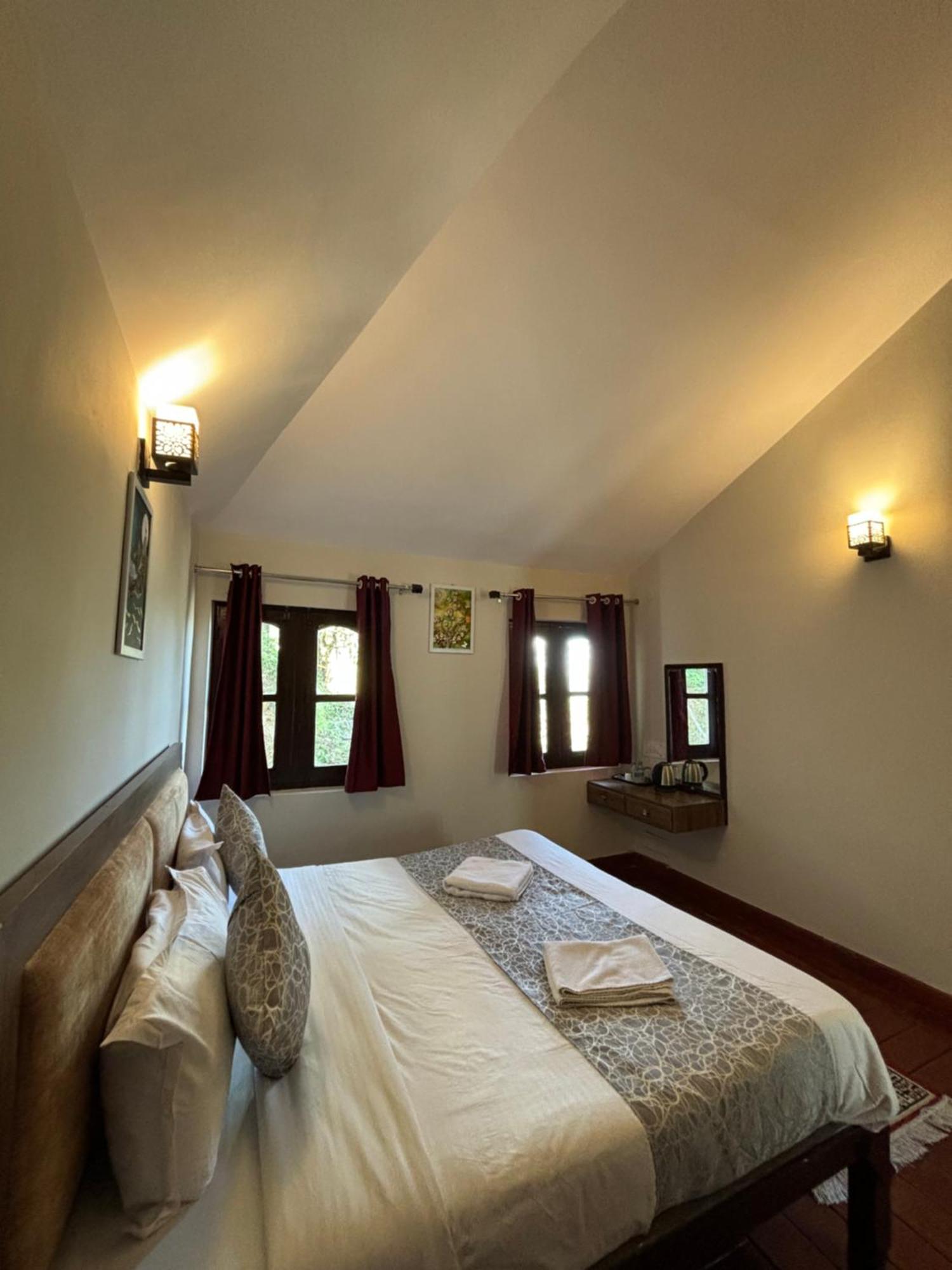 Kumaon Roop Resort Near Kainchi Dham 나이니탈 외부 사진