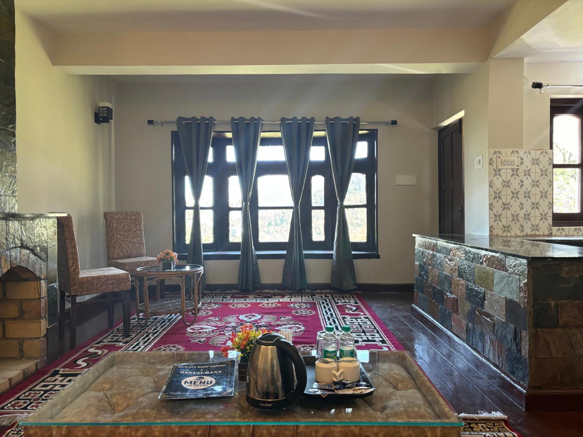 Kumaon Roop Resort Near Kainchi Dham 나이니탈 외부 사진